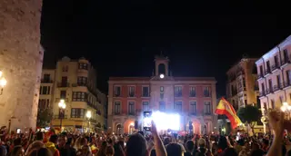 Celebración en la Plaza Mayor de Zamora tras la final del Mundial | Sofía Revenga