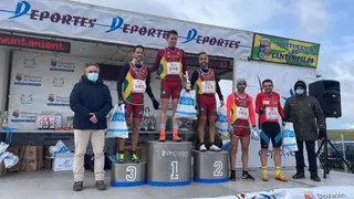Uno de los podios con representantes toresanos