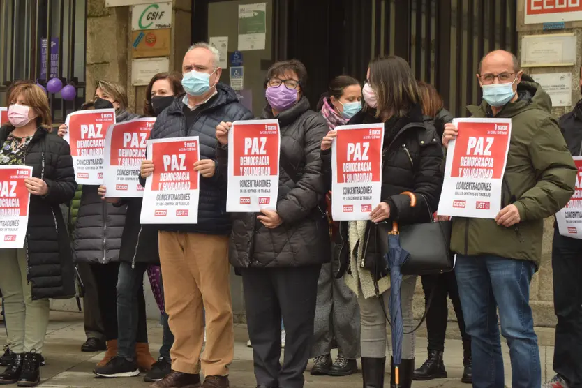 Los sindicatos se concentran por la paz