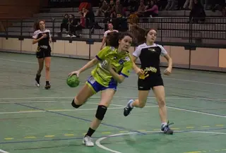 El Raza Sayaguesa regresa a la competición con victoria (30-25)