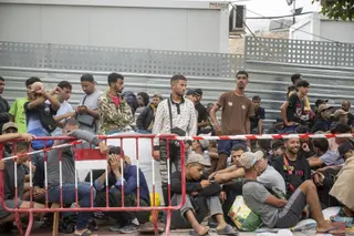 Decenas de migrantes en Ceuta | EP