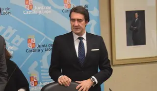 Suarez-Quiñones echa balones fuera y no aclara la solución para el agujero del Palacio de Congresos