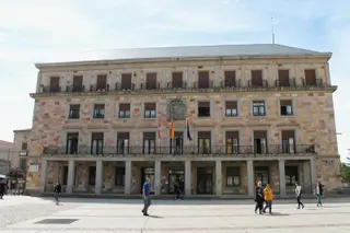 Fachada de la Subdelegación del Gobierno en Zamora.Archivo