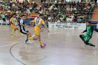 Partido entre el River Sala Zamora y Atlético Benavente en el Ángel Nieto la pasada temporada. | Z24H