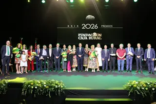 Premiados y autoridades en la gala de los XXIX Premios Fundación Caja Rural