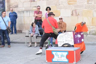 Actuación 'Pumuky Circo Chisme’
