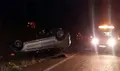 Imagen de un coche volcado en un accidente - Archivo