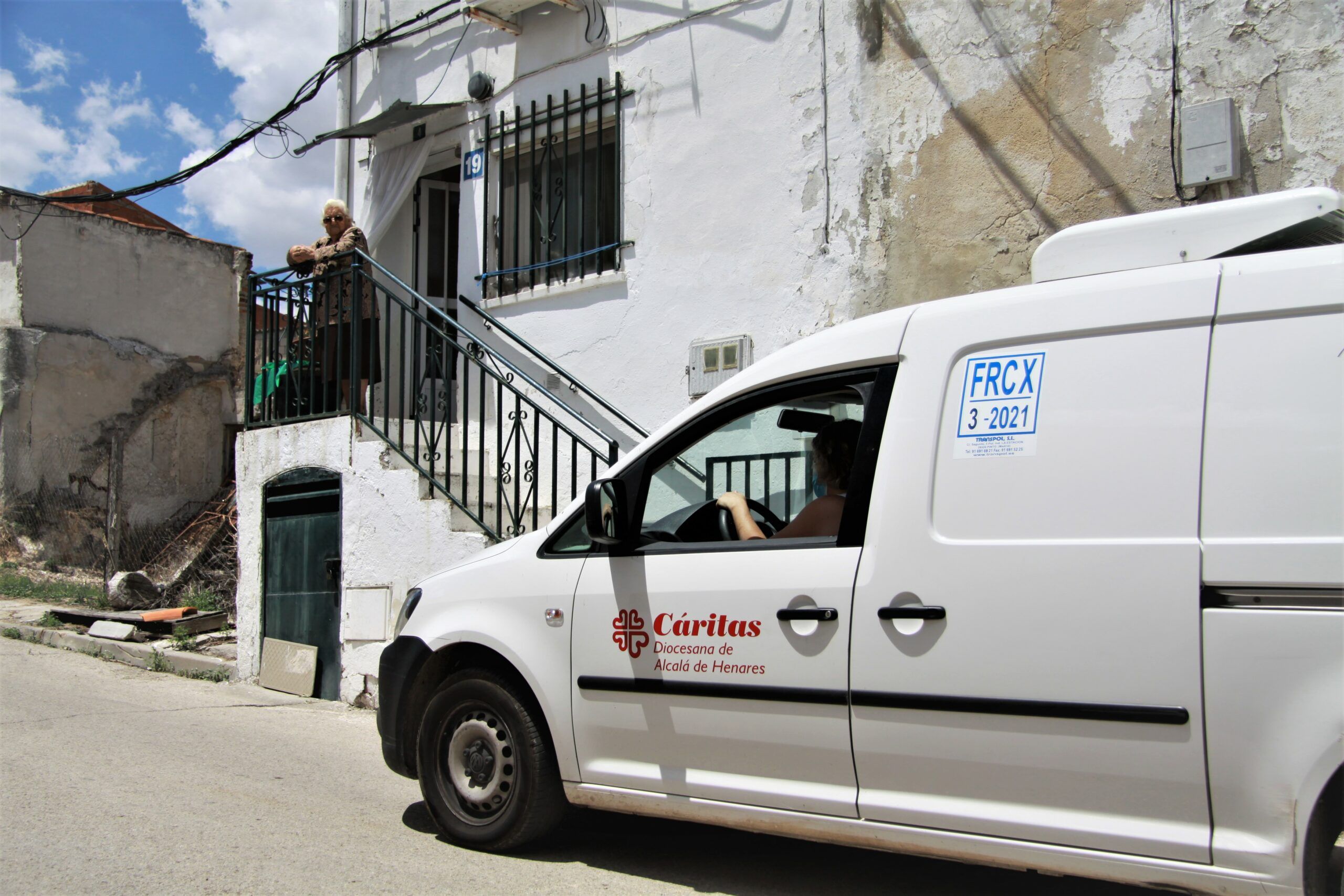 Imagen de una furgoneta de Cáritas | 