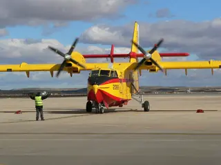 Imagen de un avión anfibio del Miteco