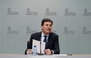Miriam Chacón ICAL . El consejero de Economía y Hacienda y portavoz, Carlos Fernández Carriedo, comparece en rueda de prensa posterior al Consejo de Gobierno.Archivo