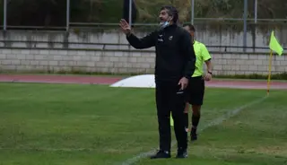 Nacho Merino dando indicaciones