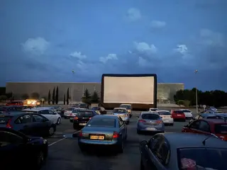 Autocine cine coches