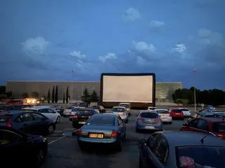 Autocine cine coches