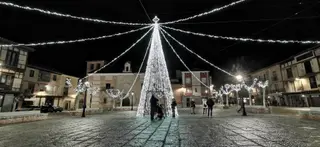 Toro se ilumina con la magia de la Navidad