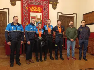 Reconocimiento a policías y bomberos que han participado en los Juegos Europeos