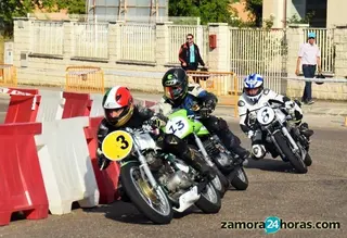Velocidad, ruido y olor a gasolina, en la exhibición de motos clásicas