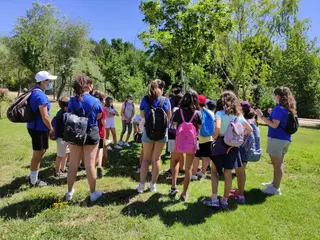 Jóvenes de un campamento. Archivo