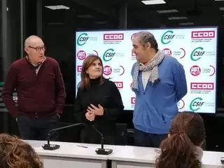Representantes sinddicales en la rueda de prensa