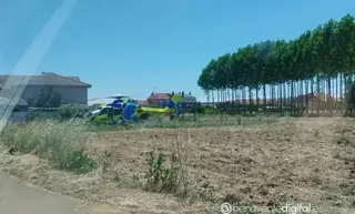 El helicóptero del Sacyl, esta mañana, en Pumarejo de Tera