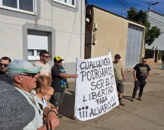 Concentración celebrada el pasado martes en Olleros de Tera | JL Leal