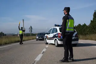 Agentes de la Policía Nacional realizan controles de movilidad. Europa Press