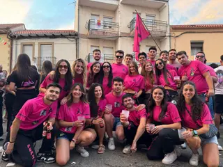 Desfile de peñas en Camarzana de Tera 2026