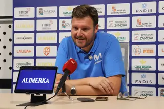 Toni Ten, entrenador del Movistar Estudiantes anoche tras el encuentro