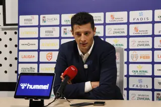 Saulo Hernández en rueda de prensa tras el partido