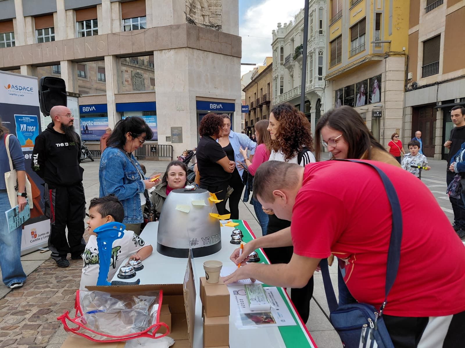 Zamora hace sonar el timbre por la parálisis cerebral