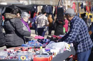 La venta ambulante se encarama al Alto de los Curas