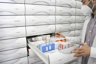 Medicamentos en una farmacia