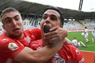 Dani Hernández celebra la clasificación para la fase de ascenso en León