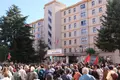 La manifestación finalizó frente a la residencia de Los Tres Árboles