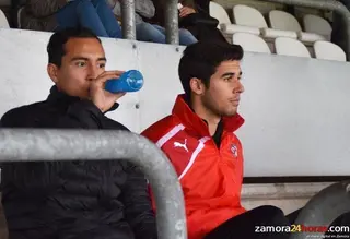 Carrillo mejora de su lesión muscular y podría llegar al encuentro ante el Burgos