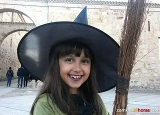 Cerca de 600 personas celebran en el Castillo de Zamora la II Fiesta Familiar de Halloween