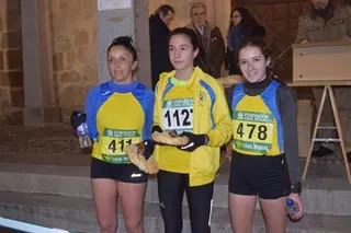 Andrea Esteban y Raúl Vara se imponen en la Carrera de la Rosca