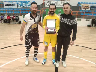 Homenaje a Álvaro García