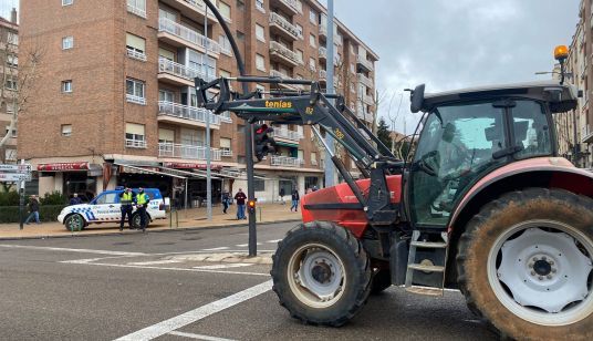 La Policía Local regula el tráfico