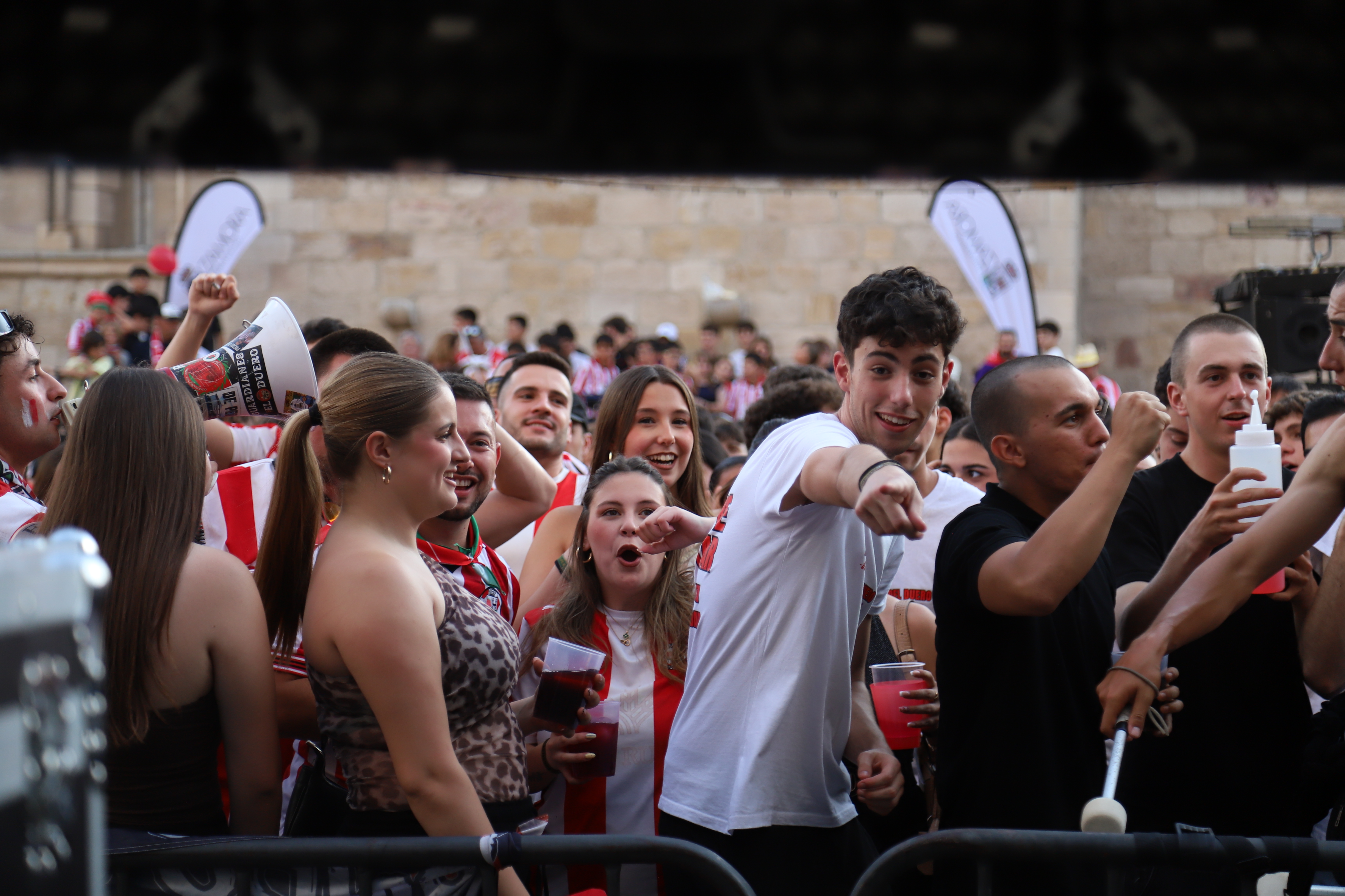 Aficionados en la Plaza Mayor