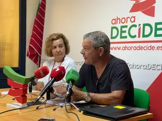 Begoña Sánchez y Manuel Fuentes en la rueda de prensa de Zamora Decide este viernes