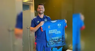 Unai Simón con la camiseta viajera