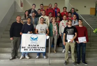 El torneo universitario Paidotribes entrega sus premios y dona 200 kilos de alimentos al Banco de Alimentos