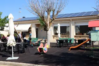 Un bar en un municipio