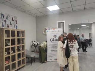Imagen de Pilar de la Higuera, presidenta de Azayca en la sede de la entidad