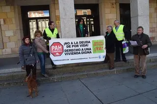 La PAH exige al Gobierno que responda "ante el fraude continuado de las cláusulas suelo"
