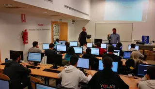Clase de FP DUAL. Foto EP