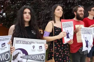 Brazaletes morados contra la violencia machista en San Pedro