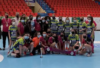 Derrota de las infantiles del Balonmano Zamora en el duelo por el tercer puesto del torneo de Castilla y León