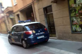 Policia calle zamora