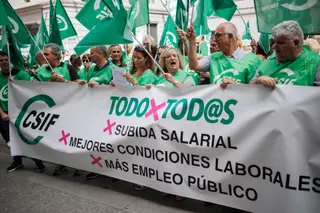CSIF se moviliza para exigir mejoras salariales y laborales para los funcionarios. Archivo